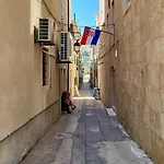 Lp Croatia *