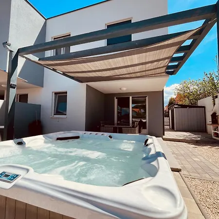 Holiday home Lp Croatia Vrsi